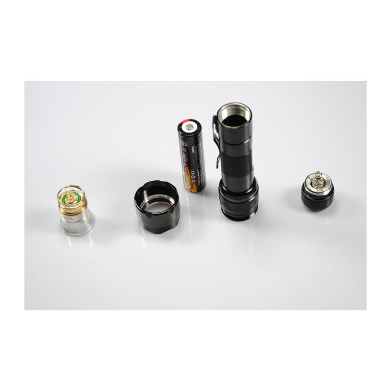 Latarka LED UltraFire WF-502B 1300 lumenów idealna na wyprawy i działania taktyczne regulowane napięcie