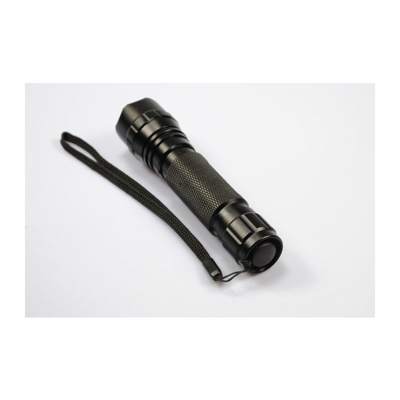 Nowa latarka Ultrafire WF-501B 1300 lumenów 5 trybów LED idealna na biwak i piesze wędrówki niezawodna