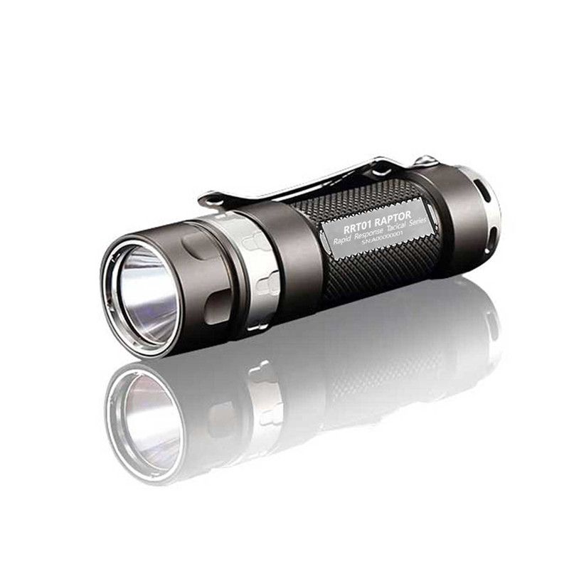JetBeam Jet-RRT01 XP-L jasna latarka EDC 950 lumenów kompaktowa i niezawodna latarka turystyczna i awaryjna