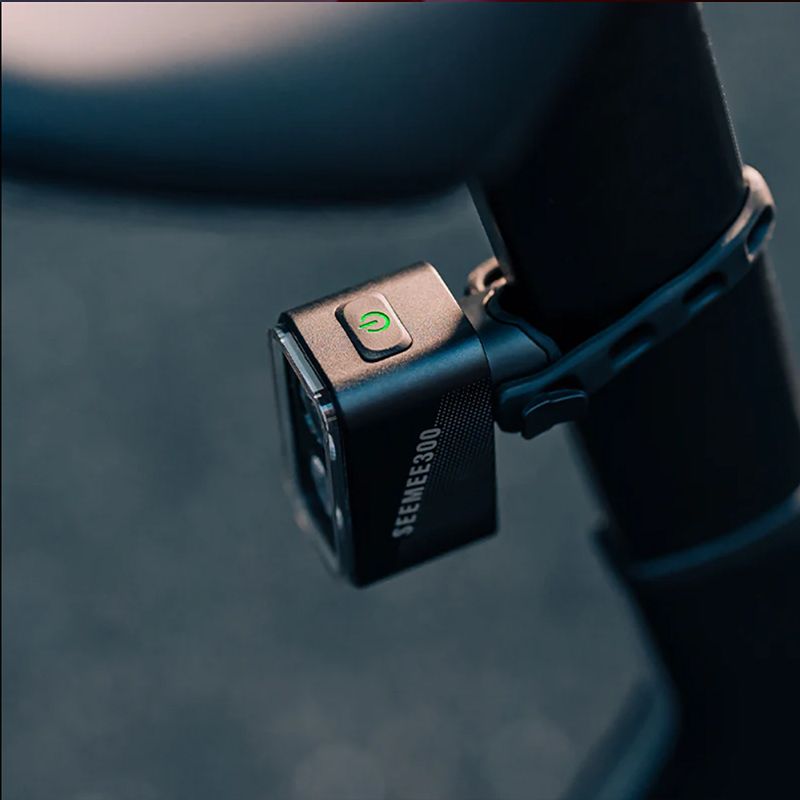 Magicshine SEEMEE300 Inteligentne światło tylne wielokierunkowe IPX6 300 lumenów widoczność i bezpieczeństwo 360°