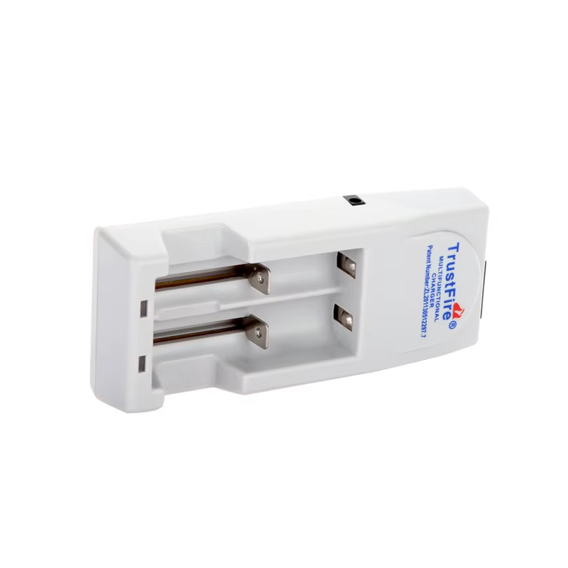 Ładowarka TrustFire TR-001 do akumulatorów 18650 szybkie ładowanie i niezależne monitorowanie baterii