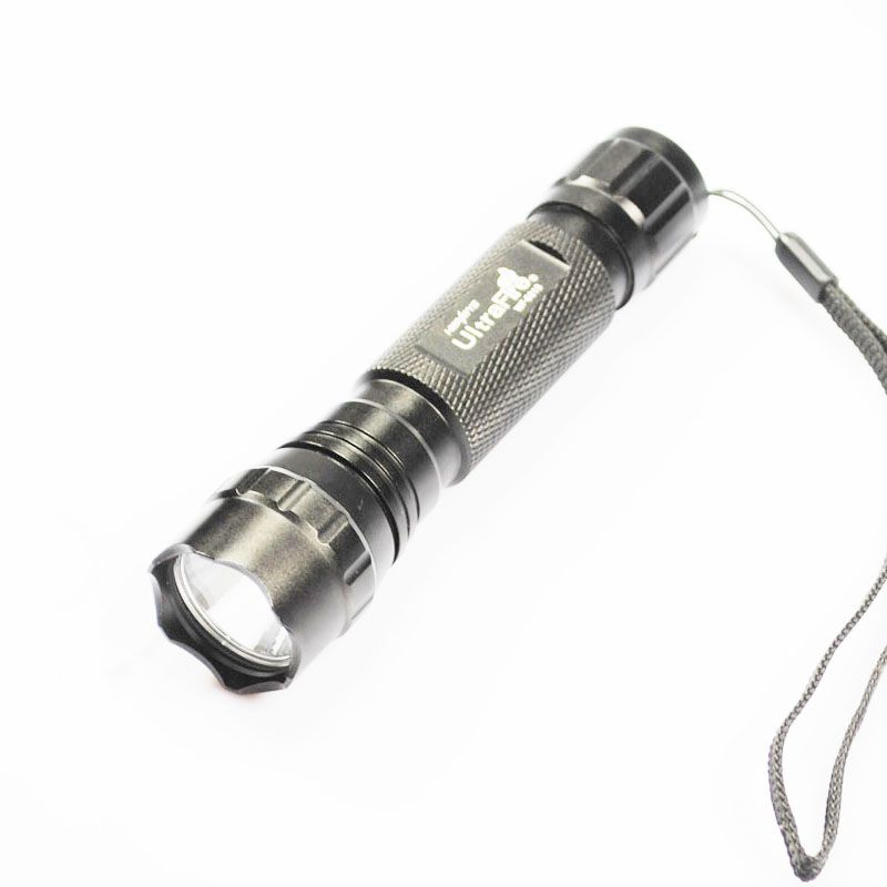 Nowa latarka Ultrafire WF-501B 1300 lumenów 5 trybów LED idealna na biwak i piesze wędrówki niezawodna