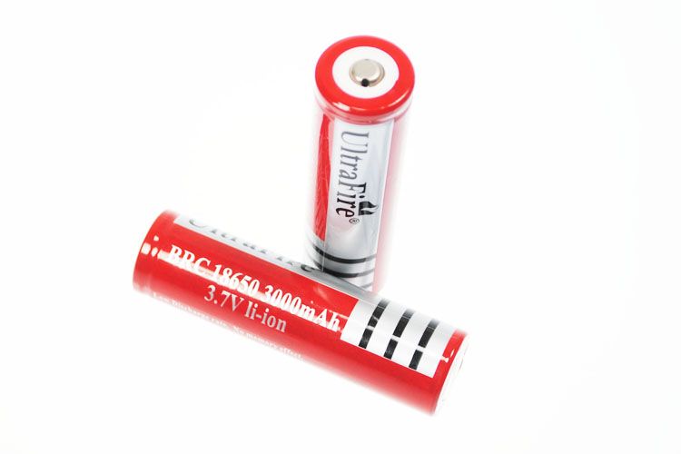 UltraFire BRC 3000mAh 3.7V Li-ion Akumulator Ładowalny o Długotrwałej Mocy do Latarek i Aparatów