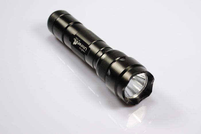 UltraFire WF-502B T6 LED 1200 lumenów, wytrzymała, 5-trybowa, biwakowa i awaryjna latarka o niezawodnym oświetleniu.