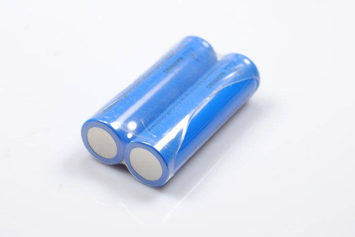 UltraFire LC 3000mAh 18650 Akumulator litowo-jonowy o wysokiej pojemności, ekologiczny, z szybkim ładowaniem – rozwiązanie zasilające.